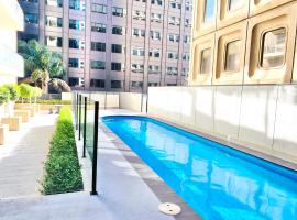 Bundled Bliss 2 bedroom Condo in Adelaide CBD, hotel with pools in Adelaide