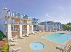 Oceanview Apartment w Pool