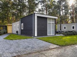 Modern holiday home located in a quiet spot at the edge of the forest, hotell i Markelo