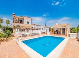 Villa Blanca Málaga - Private Villa - Heated Pool, ξενοδοχείο σε Alhaurín de la Torre