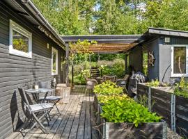 Lovely Home In lsted With Kitchen, vikendica u gradu Ølsted