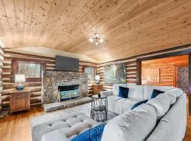 Unique Cabin With Hot Tub Close to Town