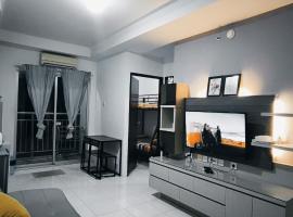 Spacious & Cozy 27FL - 2BR Apartment West Jakarta, appartamento a Giacarta