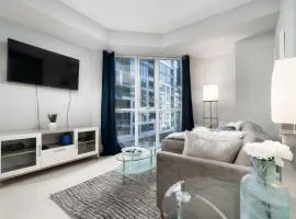 Modern Condo 1 BD 1BA with a Sofabed Downtown