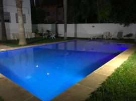 Villa sur le golf d'Oujda avec piscine privée, hotel Udzsdában