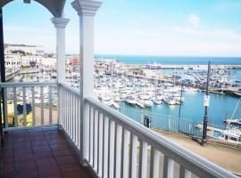 Magnificent house with Harbour view - Ramsgate, hotell i Ramsgate