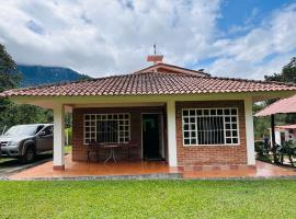 EL HATO HOME REST, pet-friendly hotel in Cachipay
