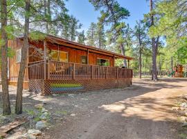 Coconino Cabin with Kayaks about 13 Mi to Reservoir, hotel with parking in Happy Jack