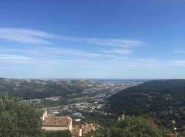 3 pièces dans le ciel, hotel in Gattières