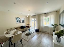 Newbuild, 3 Bedroom house with free parking, vacation home in Aldershot