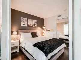 Beautiful 1BD 1BA Condo Lake and City Views