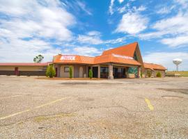 American Best Inn By OYO I-35 Perry near Lake McMurtry, pet-friendly hotel in Perry