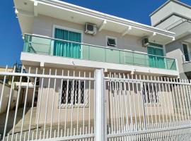 Ondas do Mar Residencial, hotel in Bombinhas