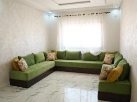 Ayour appartement, жилье для отдыха в городе Азру