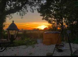 Nefoedd Romantic Shepherds Hut, campsite in Swansea