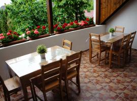 Dobosi Vendégház, hotel v destinaci Szentantalfa