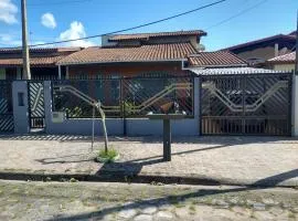 Casa linda e confortável a 3 min da praia!!!