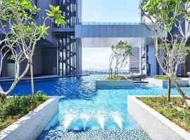 Homestay Shah Rizki at Imperio with swimming pool muslim friendly