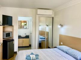 Econo Lodge Karratha, готель біля визначного місця Hearsons Cove, у місті Каррата