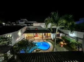 Casa Paris 481 - Sua Mansão na Praia do Morro