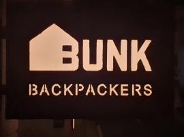 Bunk Backpackers Guesthouse, hotel cerca de Estación de metro Sinchon, Seúl