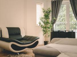 Spacious 2 bedroom apartment in Central Oxford，牛津的飯店