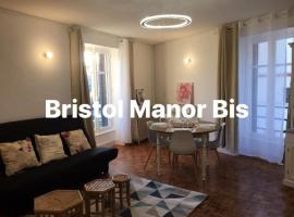 Bristol Manor Bel apt F3 face aux thermes Néris, hotell i Néris-les-Bains