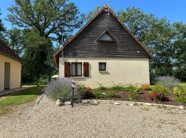 Le Lac Bleu huis 18, hotell med parkering i Lacapelle-Marival