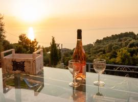 Sun And Stone, hotel perto de Egremnoi Beach, Athanion