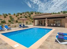 El Hoyillo by Vintage Travel