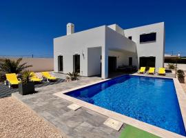 Villa Sonata in Ingrina Sol, holiday home in Raposeira