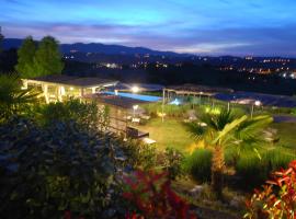 Spoleto by the pool, hotel in Spoleto