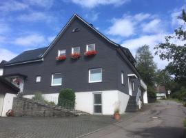 Schöne Ferienwohnung Nähe Biggesee, ξενοδοχείο σε Berlinghausen