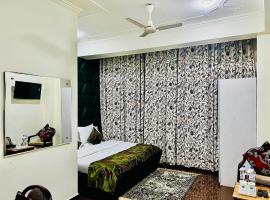 Wood Venture Residency By Stay Pattern, hotel v destinaci Badāmibāgh