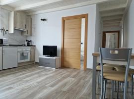 Apartamentos Villa de Panes - La Bolera, hótel með bílastæði í Panes