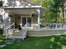 Private Home near Ocean Beaches, Nature Preserve, hotel en East Hampton