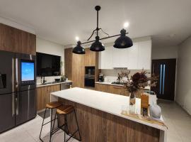 Minimalist Modern House - your home away from home，Berrimah的飯店