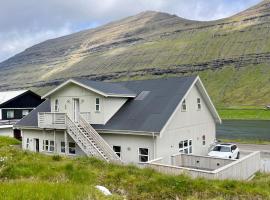 Lokk-Inn Apartments – hotel z parkingiem w mieście Norðdepil