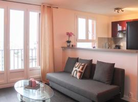 Bright apartment - Romainville, помешкання для відпустки у місті Роменвіль