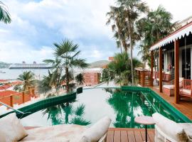 The Pink Palm Hotel - Adults Only, hotel en Carlota Amalia