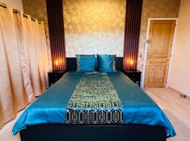 Jabeen's House Bedroom 1, помешкання для відпустки у місті Безон