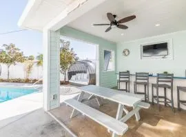 White Rose Sleeps 24 Private Heated Pool Beach