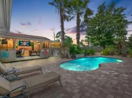 Shipwrecked - Private Pool Home, Game Room, 5 Min to Beach, Pets OK, & More!