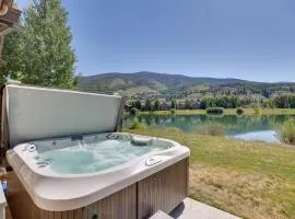 Stunning Mtn Views and Hot Tub Silverthorne Retreat
