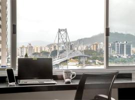Magnífico "QUARTO" Privativo em Apto, com Vista Espetacular, alloggio in famiglia a Florianópolis