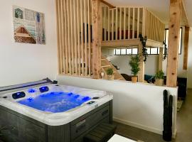 Loft avec jacuzzi et terrasse priv&eacute;s