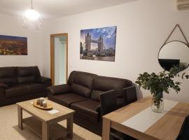 APARTAMENTo ENCANTADOR, cheap hotel in Lucena