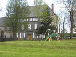 Gîte Paulhac, 6 pièces, 12 personnes - FR-1-742-174, feriebolig i Paulhac