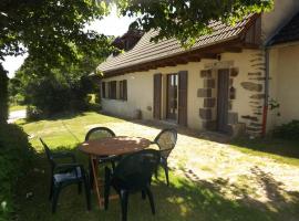 Gîte Arpajon-sur-Cère, 3 pièces, 4 personnes - FR-1-742-292, hotell i Arpajon-sur-Cère