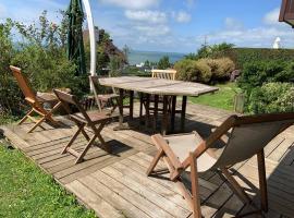 Grand rez de jardin-terrasse avec vue sur la mer - 2 chambres, családi szálloda Blonville-sur-Merben
